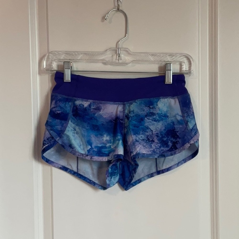 Lined athletic shorts with adjustable waist